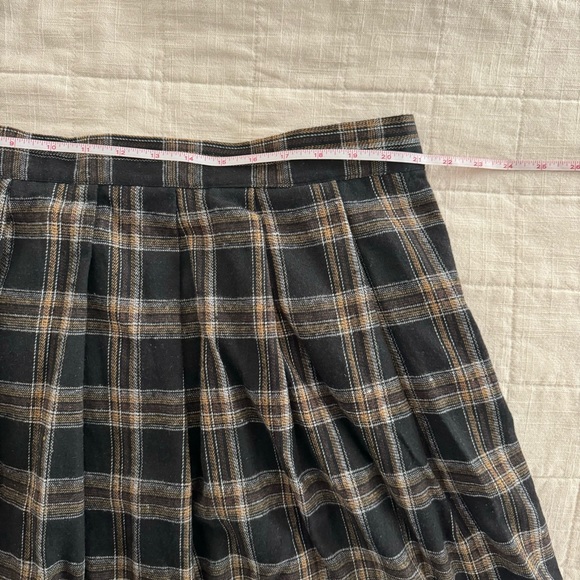 Paid Pleater A-line Mini Skirt Side Zip - Picture 4 of 7